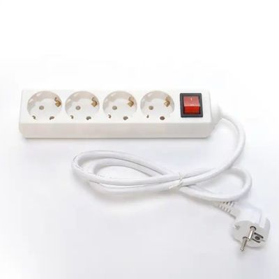EU 인증 H05VV-F 3x1.5mm2 4 출구 전원 스트립 스위치 Eu 플러그 16A와 함께 소켓 확장 케이블